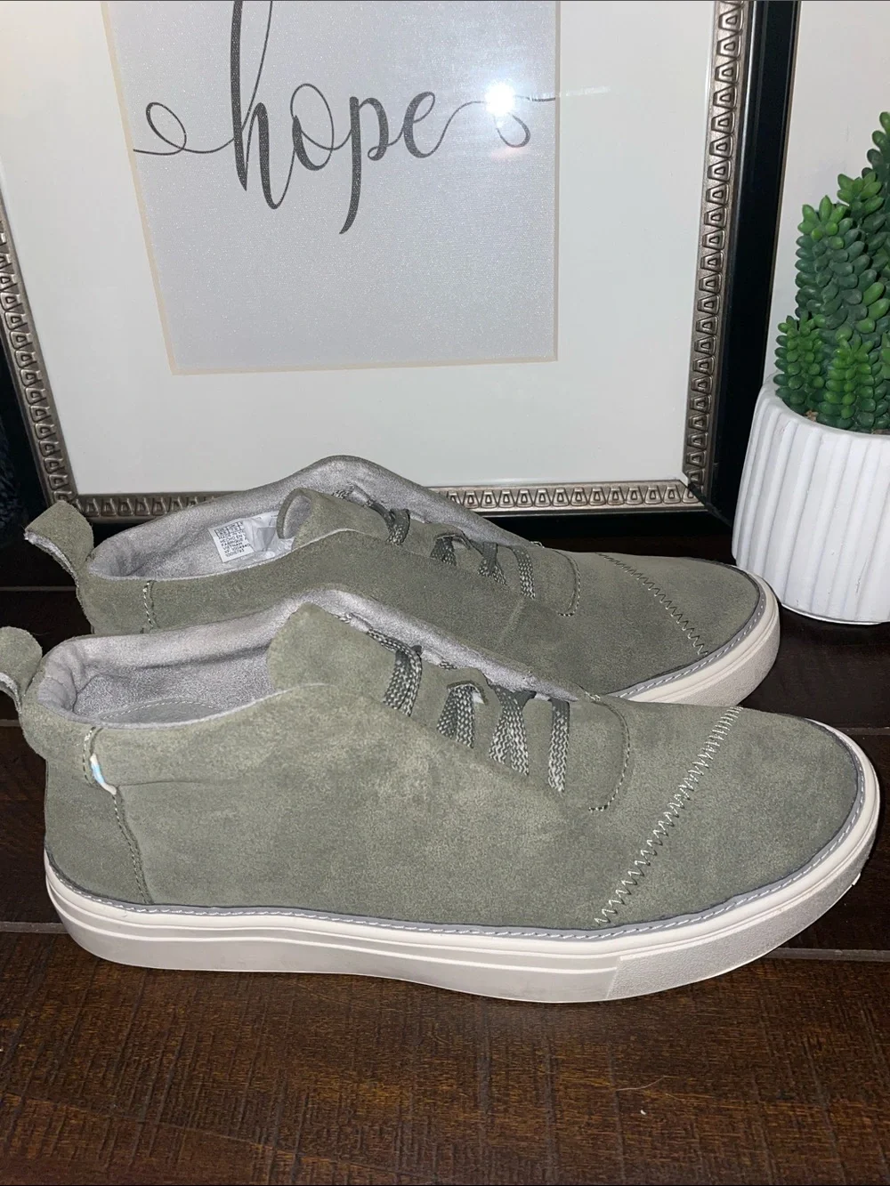 Toms Riley Trainers Olive Green Suede Low-Top Women’s Sneakers Size 9.5